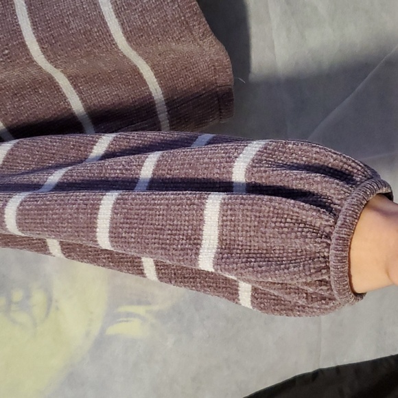 Woman's L frumpy sweater - Picture 2 of 5